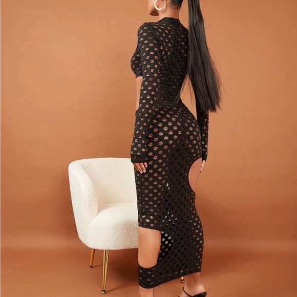 LONG SLEEVE CUT OUT | FULL LENGHT BODY CON DRESS - Picture 3 of 4